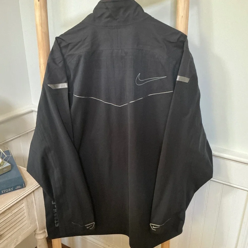 Nike golf storm